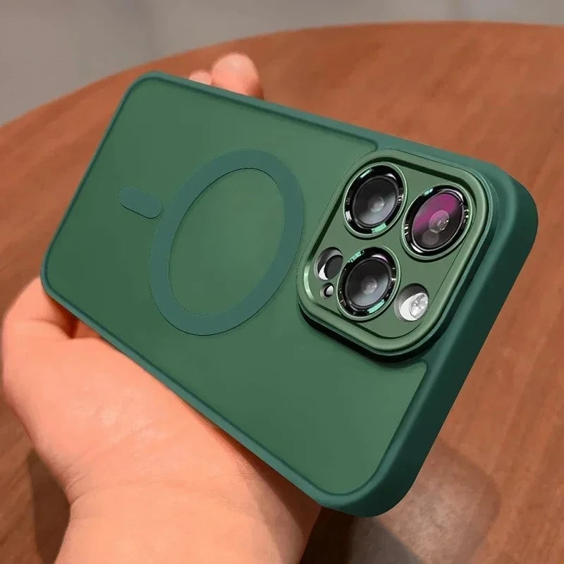 Capa Magnética Translucente Premium p/ iPhone | Proteção Matte & Carregamento MagSafe